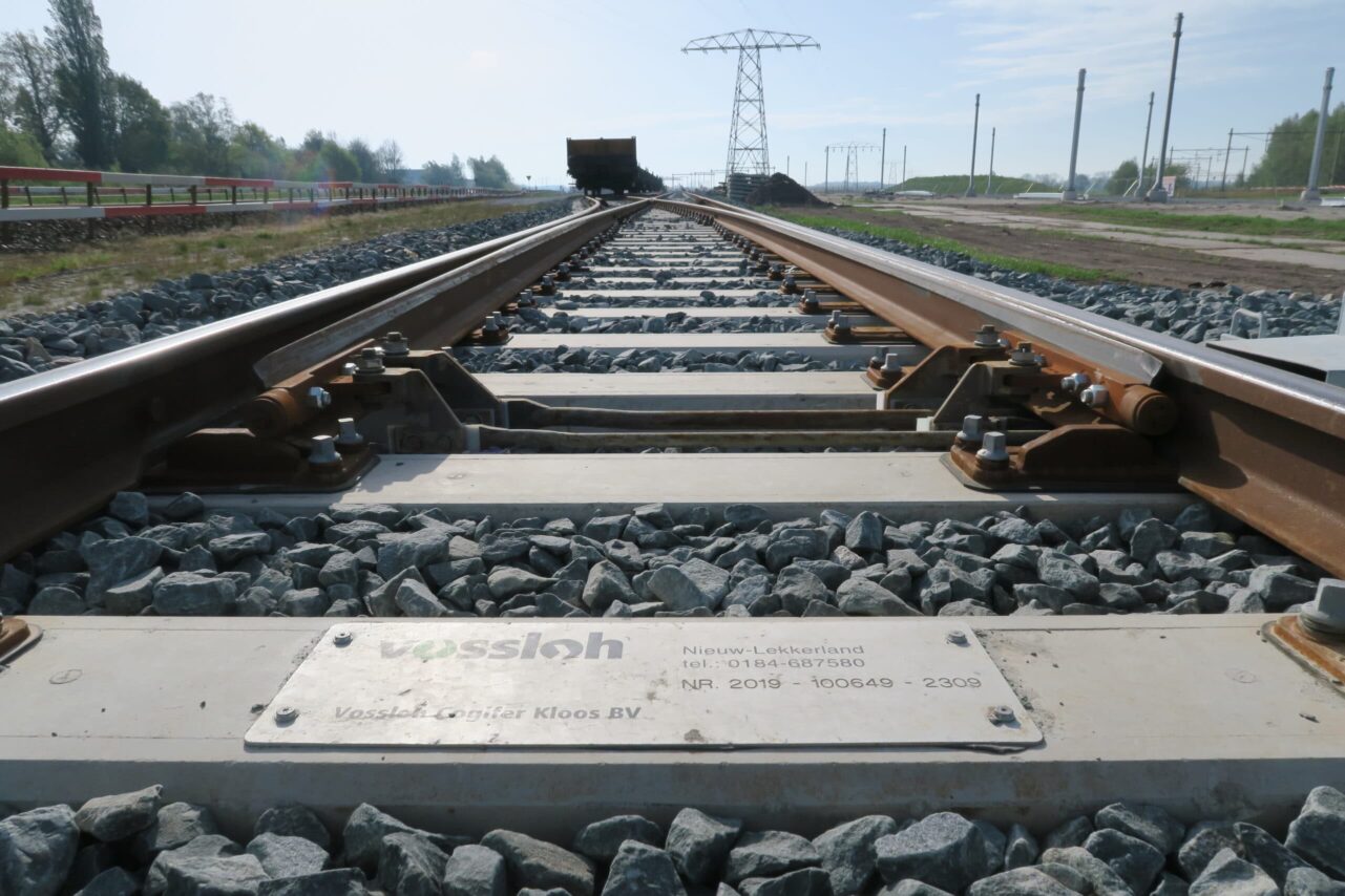 Samenwerking tussen Vossloh ETS en Vossloh Cogifer Kloos: De One Stop Shop voor Spoorwegoplossingen